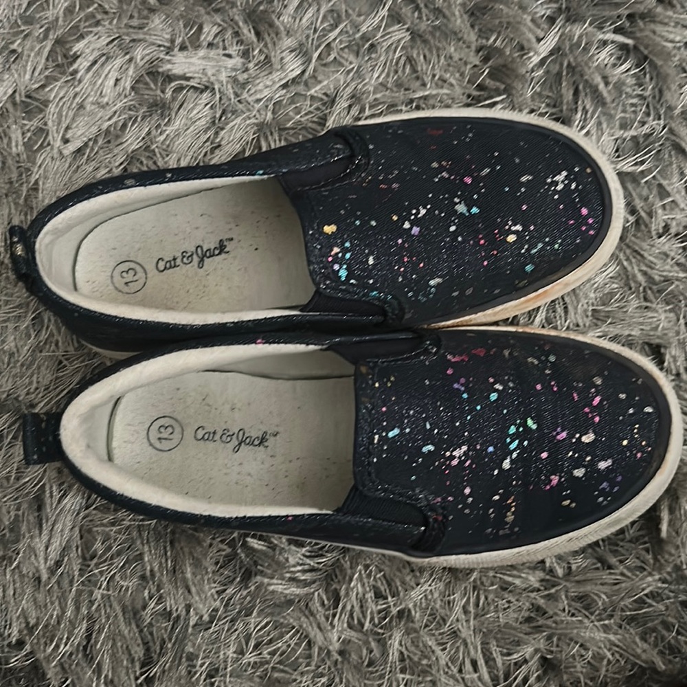 Slip on style tennis shoes